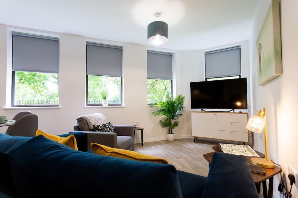 Polly'S Place Apartment Taunton & Free Off Road Parking & Wifi Exterior photo
